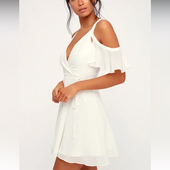 NWT Lulus Bombshell White Off-Shoulder Wrap Dress - Size L - Picture 3 of 13